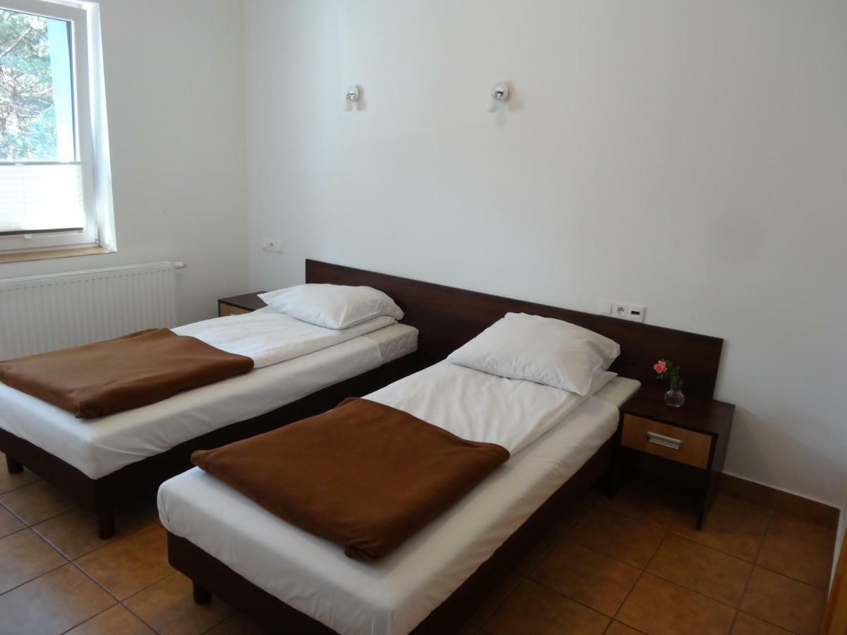 Dom Turysty "Tramp" Hotel Bukowno ภายนอก รูปภาพ