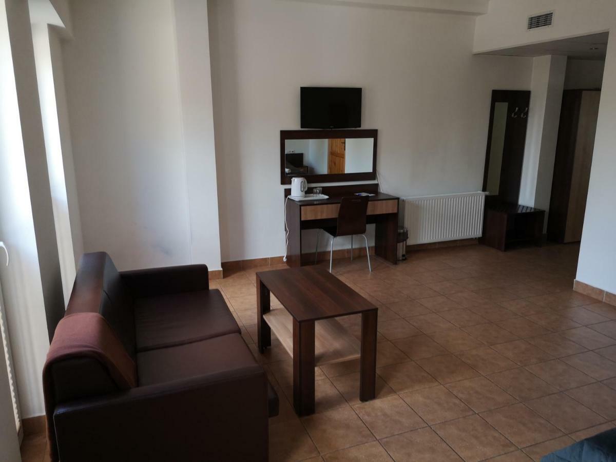 Dom Turysty "Tramp" Hotel Bukowno ภายนอก รูปภาพ